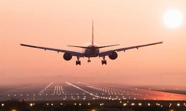کارشناس هواشناسی: هواپیما در فرودگاه مهرآباد با دید زیر ۸۰۰ متر و در فرودگاه امام با دید زیر ۴۰۰ متر نمی‌تواند فرود بیاید / در فرودگاه‌های دیگر کشور نیز با دید کمتر از هزار و ۱۲۰۰ متر امکان فرود وجود ندارد / وظیفه سازمان هواشناسی ارائه پیش‌بینی‌های دقیق دوساعته برای پروازهاست
